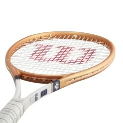 Wilson Blade 98 16x19 V7 Roland Garros -YONEX Store WR068611U 4 Blade 98 16x19 Roland Garros OR BU GY.png.cq5dam.web .1200.1200