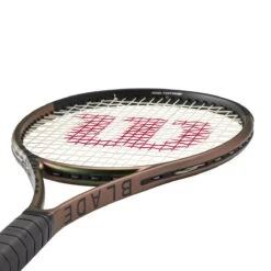 Wilson Blade 98 18X20 V8 -YONEX Store WR078811U 4 Blade 98 v8 18x20 Iridescent.png.cq5dam.web .1200.1200